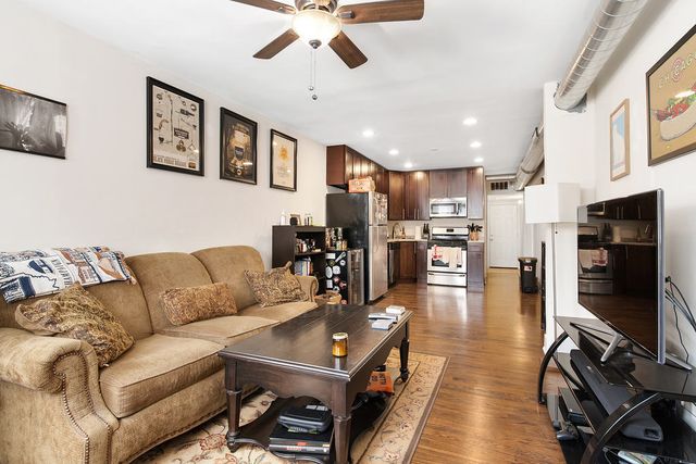 1716 N Campbell Avenue, Chicago, IL 60647