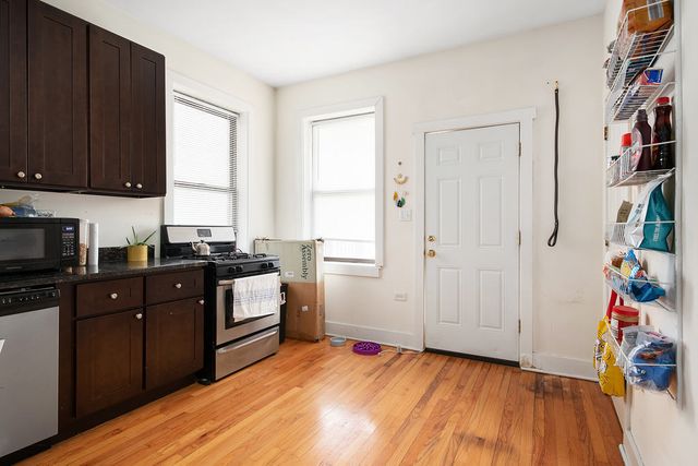 1716 N Campbell Avenue, Chicago, IL 60647