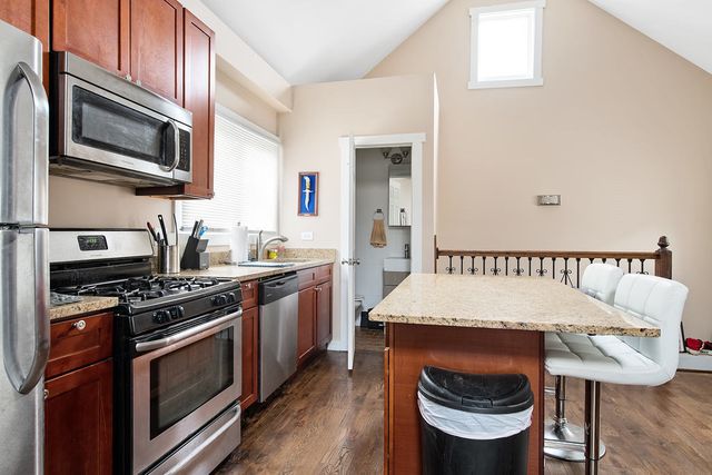 1716 N Campbell Avenue, Chicago, IL 60647