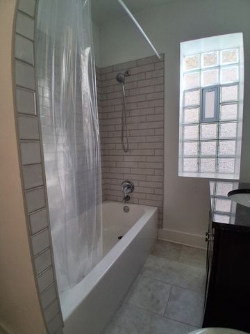 1716 N Campbell Avenue, Chicago, IL 60647