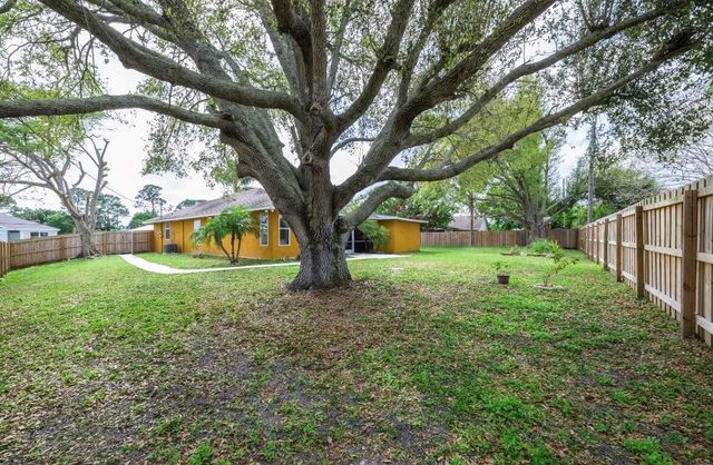 353 NW FERRIS Drive, Port St. Lucie, FL 34983