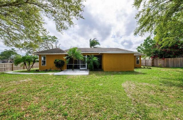 353 NW FERRIS Drive, Port St. Lucie, FL 34983