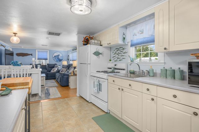 26 Wixon Road, Dennis Port, MA 02639
