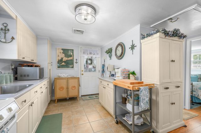 26 Wixon Road, Dennis Port, MA 02639