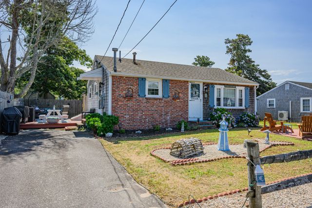 26 Wixon Road, Dennis Port, MA 02639