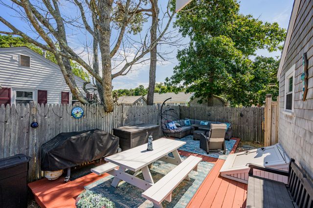 26 Wixon Road, Dennis Port, MA 02639
