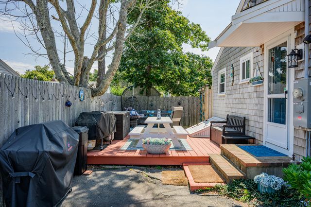 26 Wixon Road, Dennis Port, MA 02639