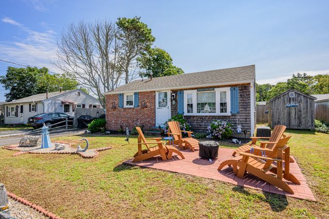 26 Wixon Road, Dennis Port, MA 02639