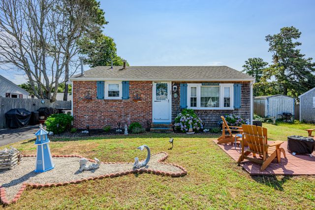 26 Wixon Road, Dennis Port, MA 02639