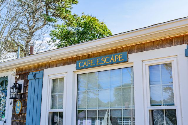 26 Wixon Road, Dennis Port, MA 02639