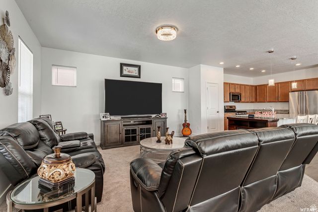 11009 S MISSION OAKS DR, South Jordan, UT 84009