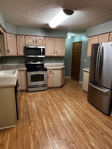 4704 9th Street 2, East Moline, IL 61244