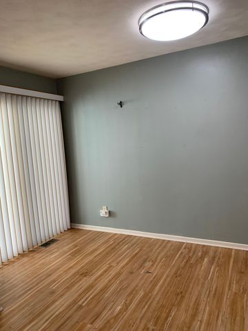 4704 9th Street 2, East Moline, IL 61244