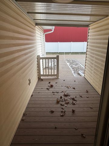 4704 9th Street 2, East Moline, IL 61244