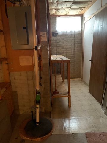 4704 9th Street 2, East Moline, IL 61244