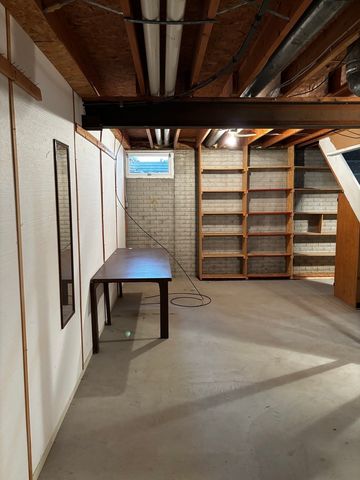 4704 9th Street 2, East Moline, IL 61244