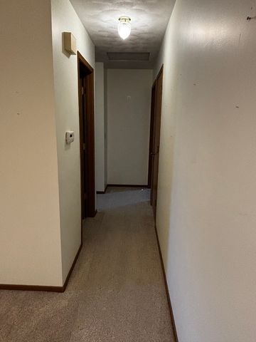 4704 9th Street 2, East Moline, IL 61244