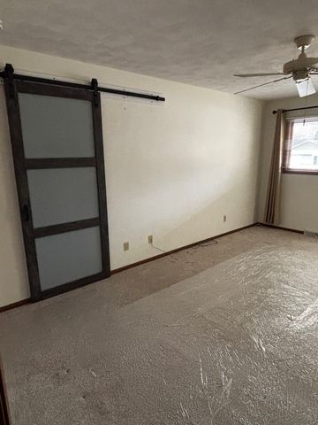 4704 9th Street 2, East Moline, IL 61244