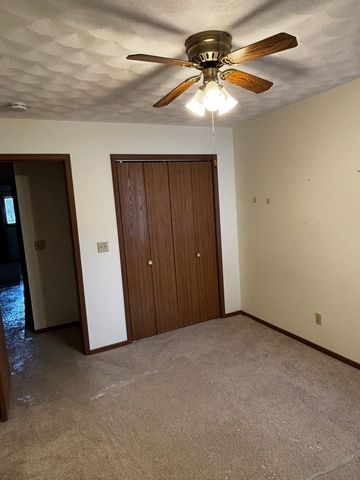 4704 9th Street 2, East Moline, IL 61244