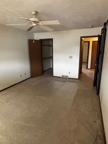 4704 9th Street 2, East Moline, IL 61244