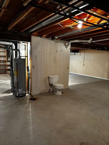 4704 9th Street 2, East Moline, IL 61244