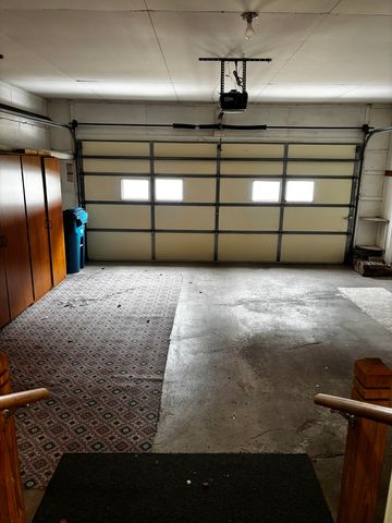 4704 9th Street 2, East Moline, IL 61244