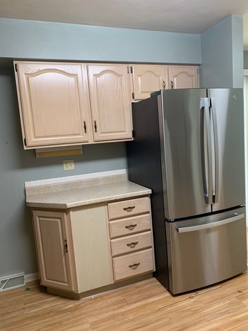 4704 9th Street 2, East Moline, IL 61244