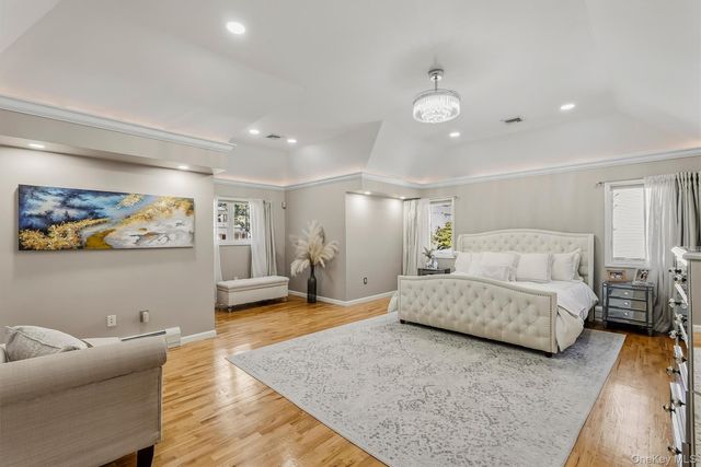 18 King Arthur Court, New City, NY 10956