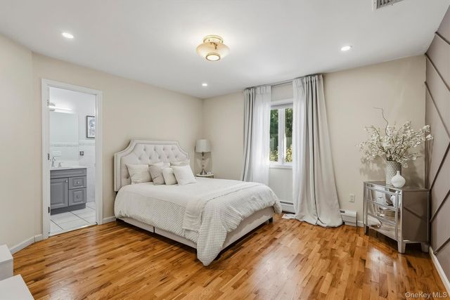 18 King Arthur Court, New City, NY 10956