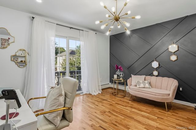 18 King Arthur Court, New City, NY 10956