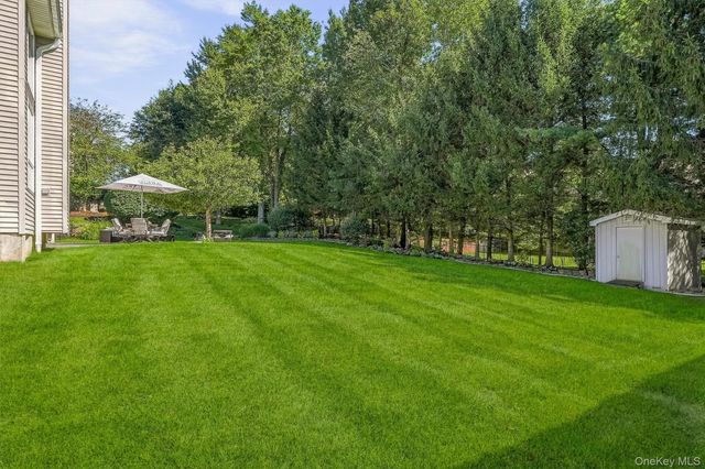 18 King Arthur Court, New City, NY 10956