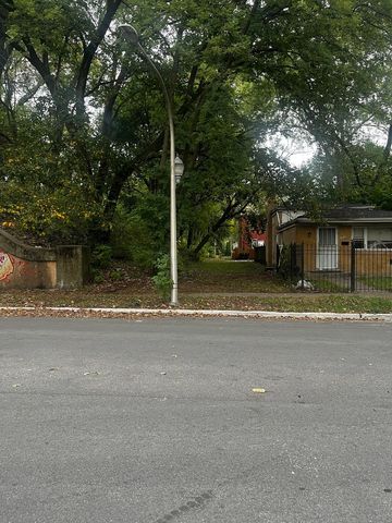 5831 S Carpenter Street, Chicago, IL 60621