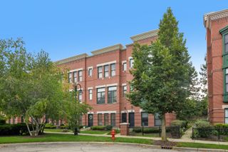 209 W Wood Street, Palatine, IL 60067