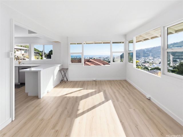 809 Ailuna Street, Honolulu, HI 96821