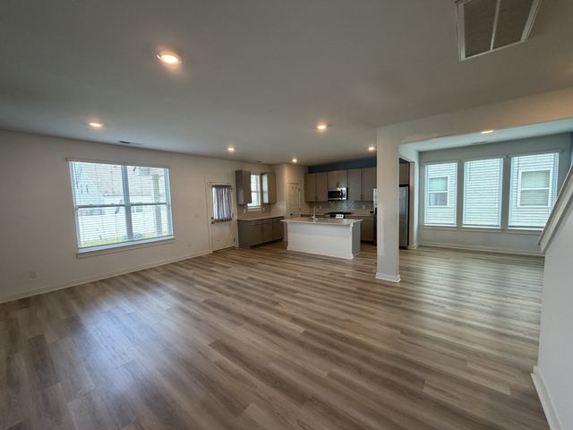 409 Wind Dance Dr, Lebanon, TN 37087