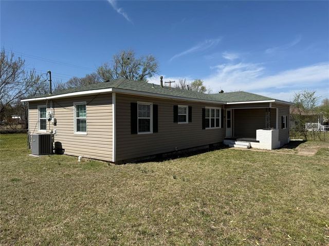 506 N Sharon Street, Tecumseh, OK 74873