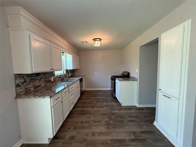 506 N Sharon Street, Tecumseh, OK 74873