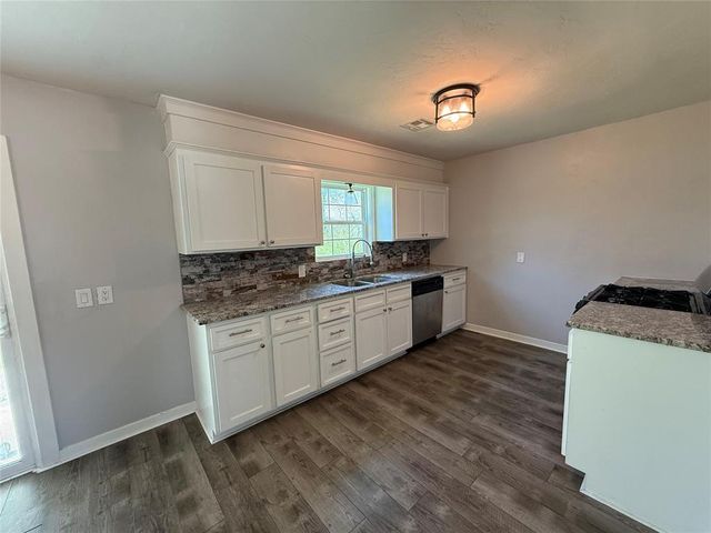 506 N Sharon Street, Tecumseh, OK 74873