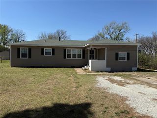 506 N Sharon Street, Tecumseh, OK 74873