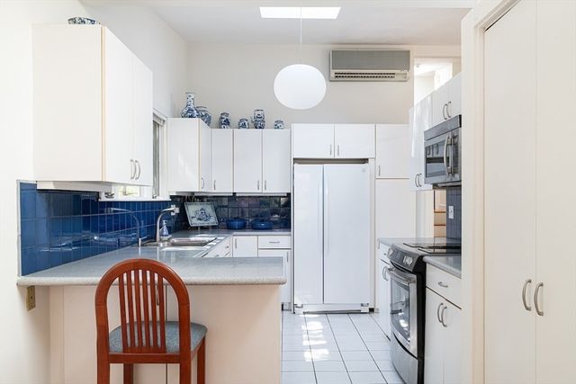 3 Compton Cir, Lexington, MA 02421