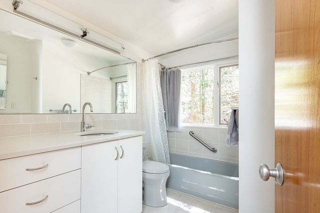 3 Compton Cir, Lexington, MA 02421