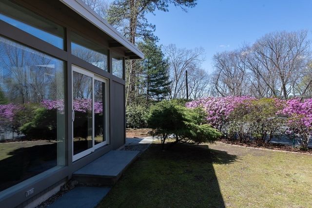 3 Compton Cir, Lexington, MA 02421