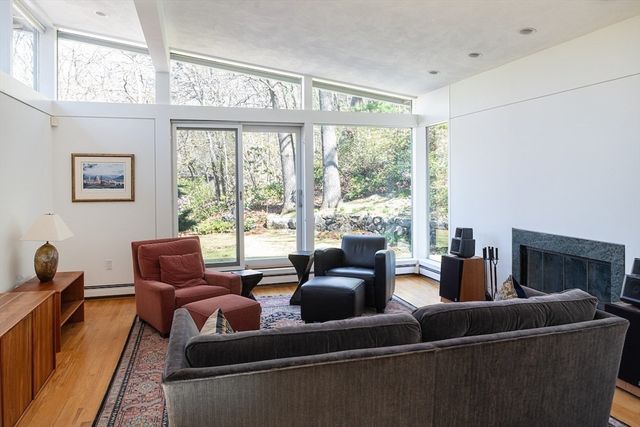 3 Compton Cir, Lexington, MA 02421