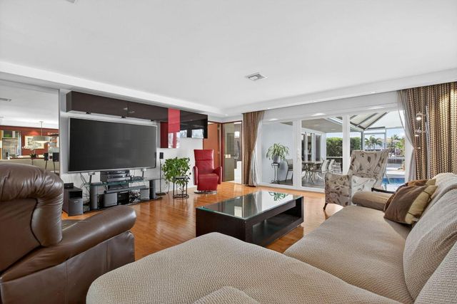 1141 SE 9th Avenue, Pompano Beach, FL 33060