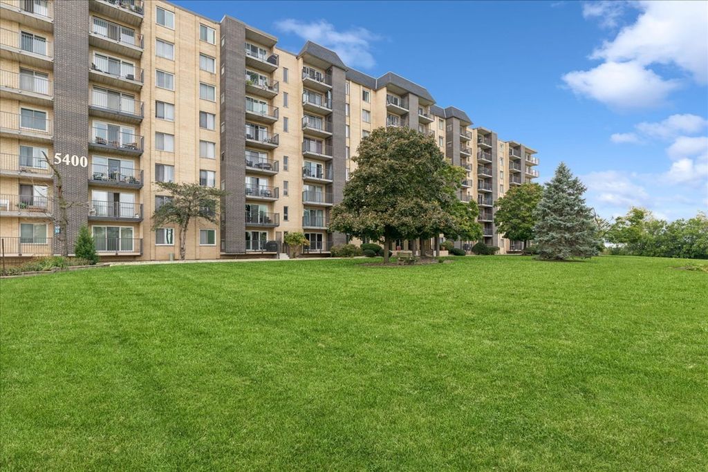 5400 Walnut Avenue 206, Downers Grove, IL 60515 — exterior