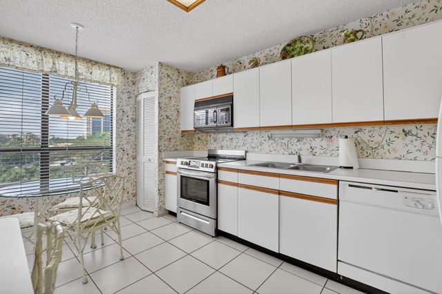 7170 Promenade Drive 401, Boca Raton, FL 33433