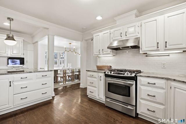 5 Halliwell Drive, Stamford, CT 06902