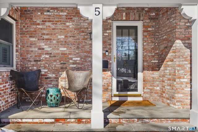 5 Halliwell Drive, Stamford, CT 06902