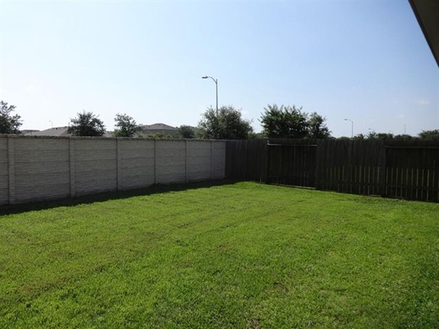 8102 Sweetstone Bluff Lane, Cypress, TX 77433