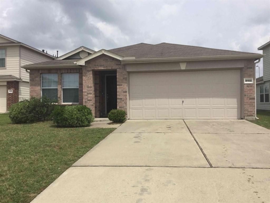 8102 Sweetstone Bluff Lane, Cypress, TX 77433